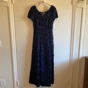 Alex Evenings formal gown